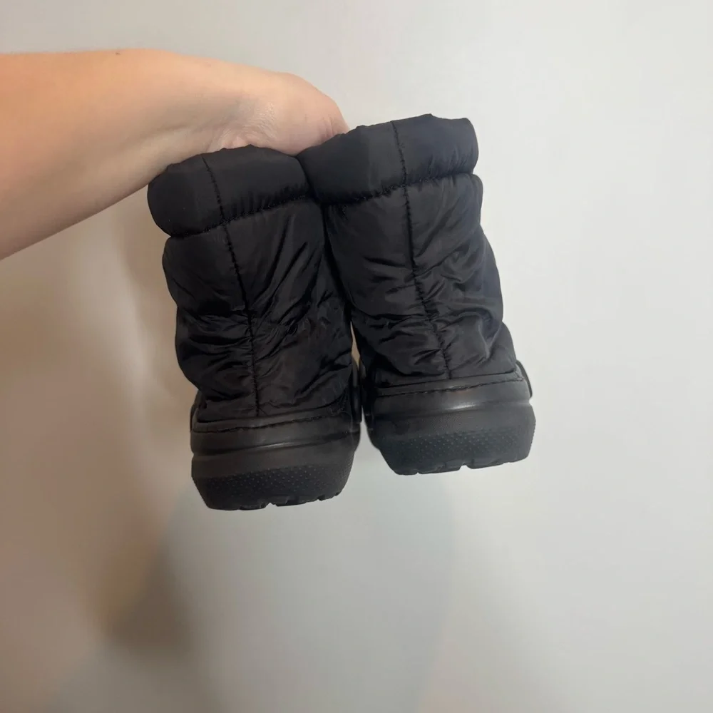 Crocs Boots Junior 5 Classic Lined Neo Puff Core Black Faux Fur Lined 207940